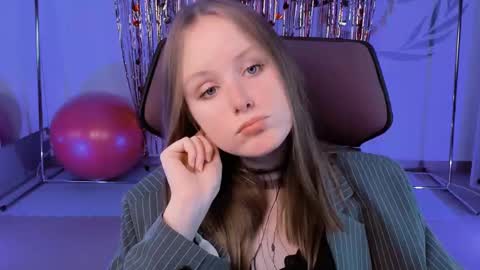 Snapshot of vivienleeigh chatting on February 16, 3:16 pm Vivien online show from February 16, 3:16 pm