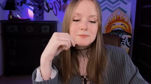 Snapshot of vivienleeigh chatting on February 23, 6:23 pm Vivien online show from February 23, 6:23 pm