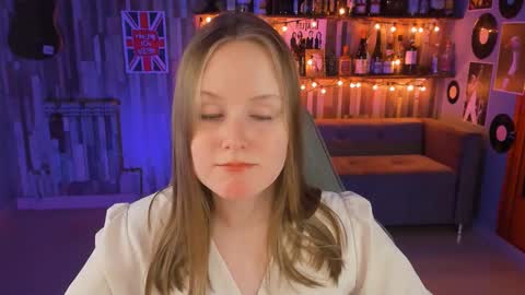 Snapshot of vivienleeigh chatting on February 28, 5:37 pm Vivien online show from February 28, 5:37 pm