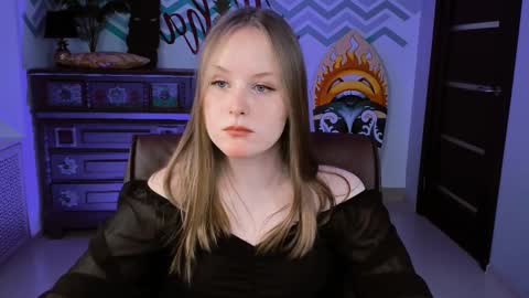 Snapshot of vivienleeigh chatting on March 12, 1:08 pm Vivien online show from March 12, 1:08 pm