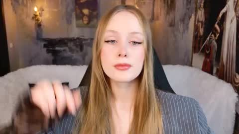 Snapshot of vivienleeigh chatting on November 23, 9:09 am Vivien online show from November 23, 9:09 am