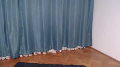 Vivienne online show from January 21, 3:54 pm