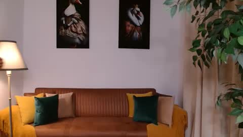 Vivienne online show from February 14, 4:59 pm