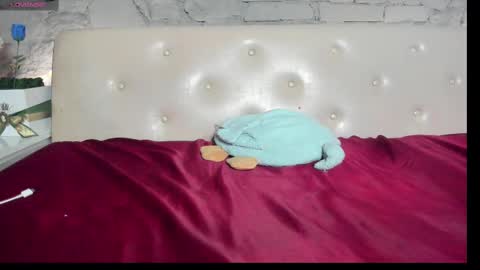 Snapshot of vixvixenn chatting on March 9, 2:32 pm ANA online show from March 9, 2:32 pm