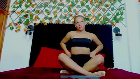 vmadisonper1 online show from January 16, 12:42 pm