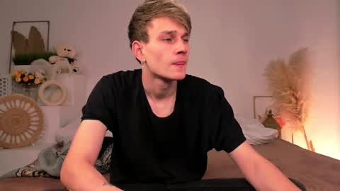 Snapshot of volan_starts chatting on February 26, 12:04 pm Dan online show from February 26, 12:04 pm