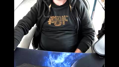 Snapshot of vonele chatting on October 13, 12:49 pm Vonn online show from October 13, 12:49 pm