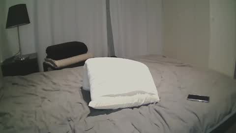 Snapshot of vouvoucouple chatting on December 16, 6:38 pm Tim online show from December 16, 6:38 pm