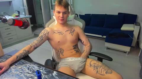 Snapshot of vova_belkin_ chatting on March 7, 9:38 pm vova online show from March 7, 9:38 pm