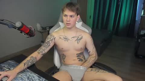 Snapshot of vova_belkin_ chatting on October 31, 11:00 am vova online show from October 31, 11:00 am