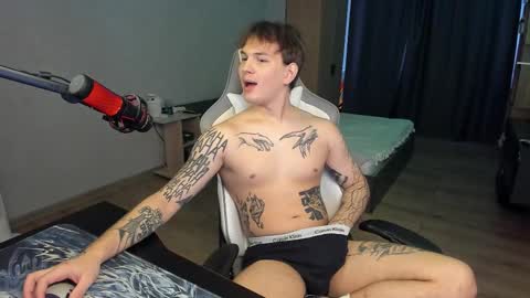 Snapshot of vova_belkin_ chatting on November 16, 10:32 am vova online show from November 16, 10:32 am