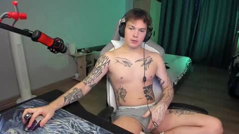 Snapshot of vova_belkin_ chatting on November 24, 12:49 pm vova online show from November 24, 12:49 pm