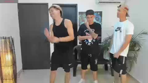 voyeurism_guys online show from September 10, 10:54 pm