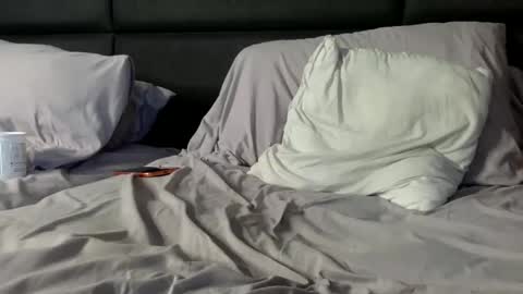 Snapshot of vpc chatting on December 15, 7:40 pm Enjoy guys of all ages if you are not on cam please dont ask for requests if i dont respond dont think im ignoring you i online show from December 15, 7:40 pm