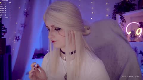 vronnier online show from September 13, 7:13 pm