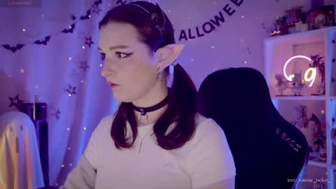 vronnier online show from November 7, 10:04 am