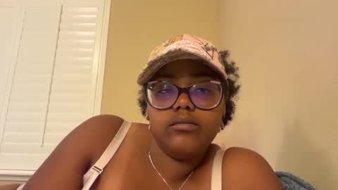 Lauren online show from April 23, 6:03 am