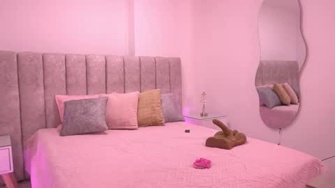 Snapshot of vvioleta_ chatting on November 22, 3:16 am Violeta online show from November 22, 3:16 am