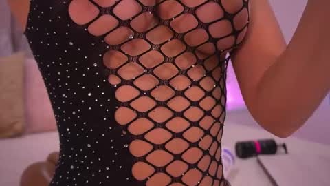 Snapshot of vvioleta_ chatting on December 5, 3:15 am Violeta online show from December 5, 3:15 am