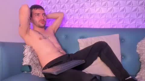 Snapshot of vynny_blacke_ chatting on November 14, 10:29 pm Vynny Blacke online show from November 14, 10:29 pm