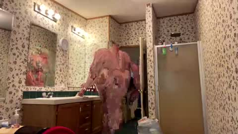 Snapshot of wadd4u1 chatting on October 5, 4:05 pm wadd4u1 online show from October 5, 4:05 pm