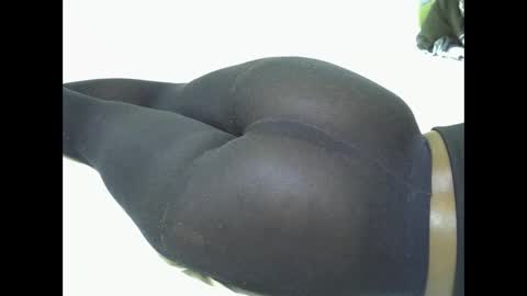 Snapshot of wakanda_43 chatting on December 15, 7:40 pm candy online show from December 15, 7:40 pm