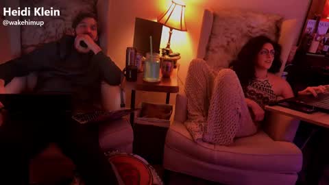 Snapshot of wakehimup chatting on November 14, 6:23 am wakehimup online show from November 14, 6:23 am