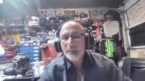 Snapshot of wakesblowinclouds chatting on November 5, 6:46 am wakesblowinclouds online show from November 5, 6:46 am