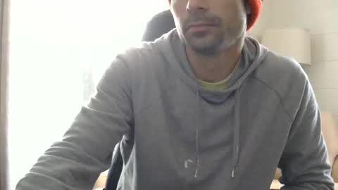 Snapshot of waketomyd chatting on November 28, 7:27 pm WakeToMyD online show from November 28, 7:27 pm