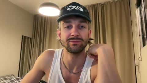 Snapshot of walice123 chatting on February 8, 9:36 pm Walice online show from February 8, 9:36 pm