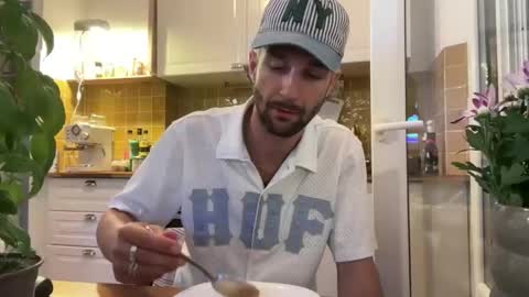 Snapshot of walice123 chatting on September 12, 10:10 pm Walice online show from September 12, 10:10 pm