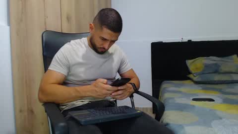 Snapshot of walter_brownn01 chatting on November 12, 8:41 pm WALTER BROWN online show from November 12, 8:41 pm