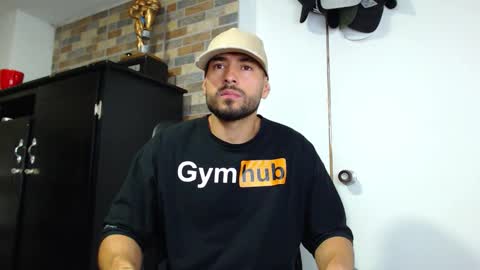 Snapshot of walter_brownn01 chatting on December 20, 7:21 pm WALTER BROWN online show from December 20, 7:21 pm