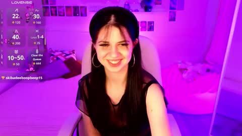 Snapshot of wander_waves chatting on September 30, 8:47 pm Wanda online show from September 30, 8:47 pm
