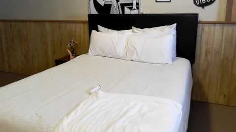 wanderlustgaal online show from October 7, 2:47 pm