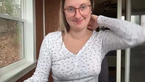 Snapshot of wanderlustjade chatting on December 9, 4:47 pm Jade  Adonis online show from December 9, 4:47 pm