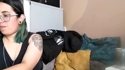 Waningrose  Lu online show from November 7, 3:56 pm