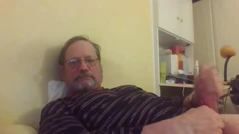 Snapshot of wanky357 chatting on December 21, 1:02 am Tibo Love online show from December 21, 1:02 am