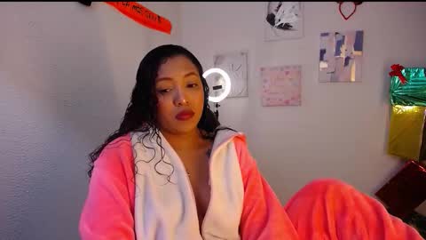 Snapshot of warisgoddes chatting on November 19, 8:58 am EMILY online show from November 19, 8:58 am