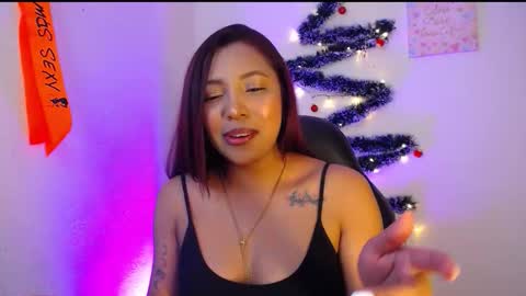 Snapshot of warisgoddes chatting on November 30, 2:15 am EMILY online show from November 30, 2:15 am