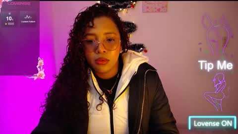 Snapshot of warisgoddes chatting on December 14, 2:39 am EMILY online show from December 14, 2:39 am