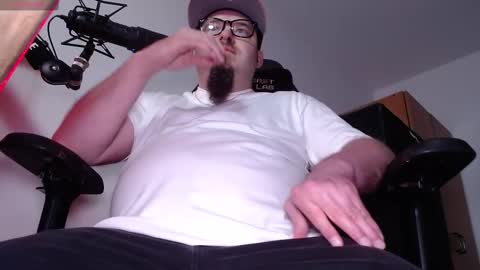 Snapshot of warno34 chatting on October 23, 4:23 am Warno online show from October 23, 4:23 am