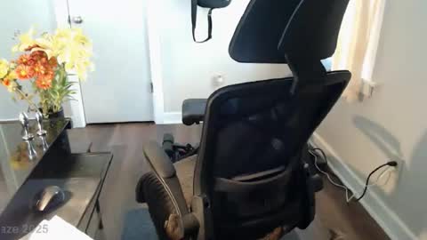 wasted_daze_ online show from November 15, 6:15 pm