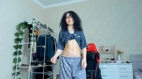 wastforu online show from December 2, 6:52 am