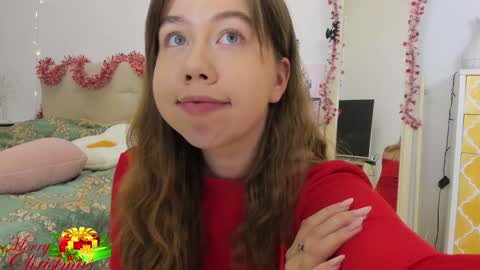 Snapshot of watermelon_sugar_ chatting on December 25, 3:49 pm Tess Pls support me with Can we reach 155 my favorite number online show from December 25, 3:49 pm