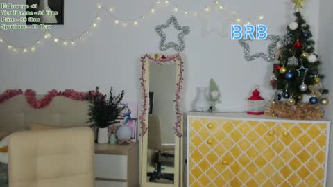 Snapshot of watermelon_sugar_ chatting on December 30, 1:14 pm Tess Pls support me with Can we reach 155 my favorite number online show from December 30, 1:14 pm