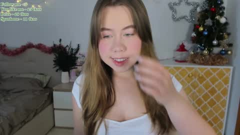 Snapshot of watermelon_sugar_ chatting on January 9, 9:37 am Tess Pls support me with Can we reach 155 my favorite number online show from January 9, 9:37 am