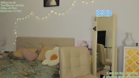 Snapshot of watermelon_sugar_ chatting on January 29, 2:10 pm Tess Pls support me with Can we reach 155 my favorite number online show from January 29, 2:10 pm