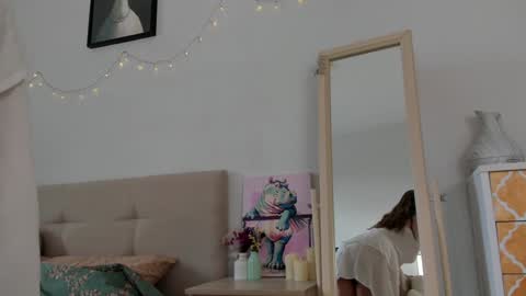 Snapshot of watermelon_sugar_ chatting on February 5, 11:34 am Tess Pls support me with Can we reach 155 my favorite number online show from February 5, 11:34 am