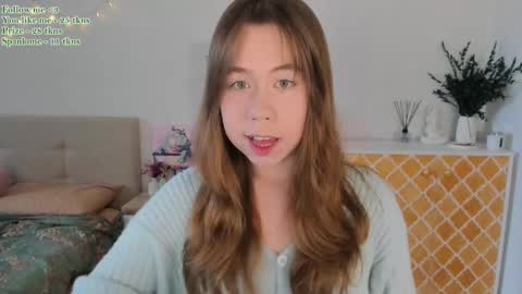 Snapshot of watermelon_sugar_ chatting on February 12, 9:42 am Tess Pls support me with Can we reach 155 my favorite number online show from February 12, 9:42 am